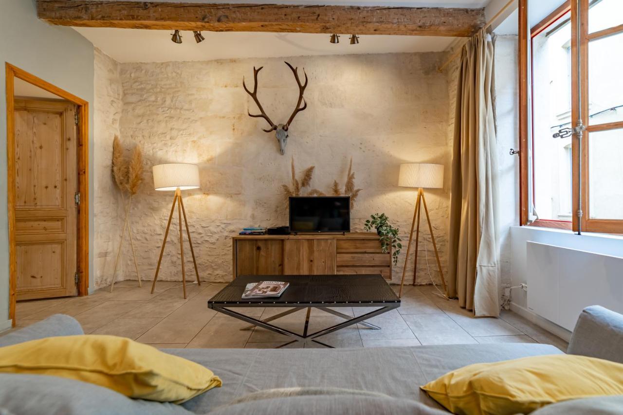 Une Nuit à Nîmes - Appartement au pied de la Maison Carrée Exterior foto