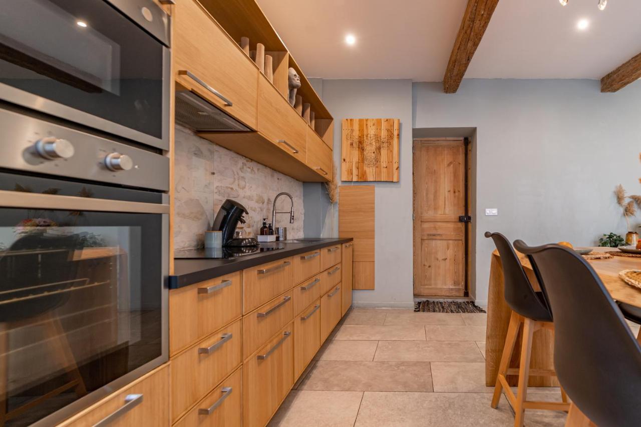 Une Nuit à Nîmes - Appartement au pied de la Maison Carrée Exterior foto