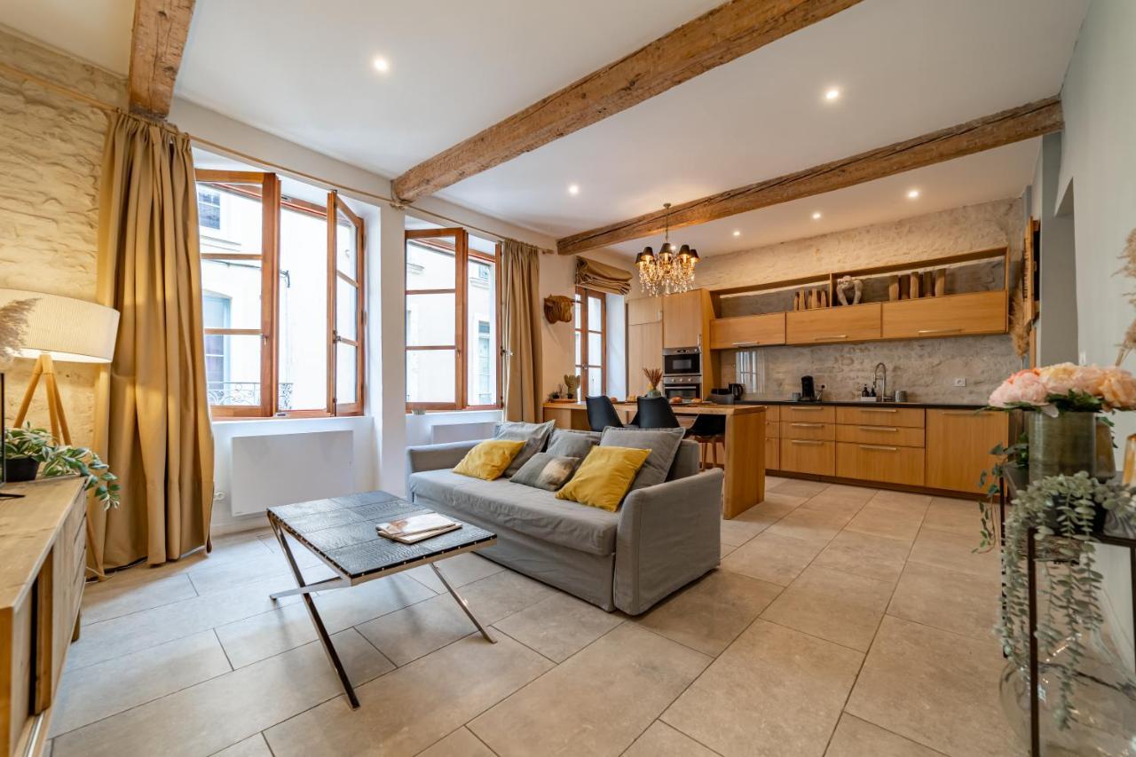 Une Nuit à Nîmes - Appartement au pied de la Maison Carrée Exterior foto