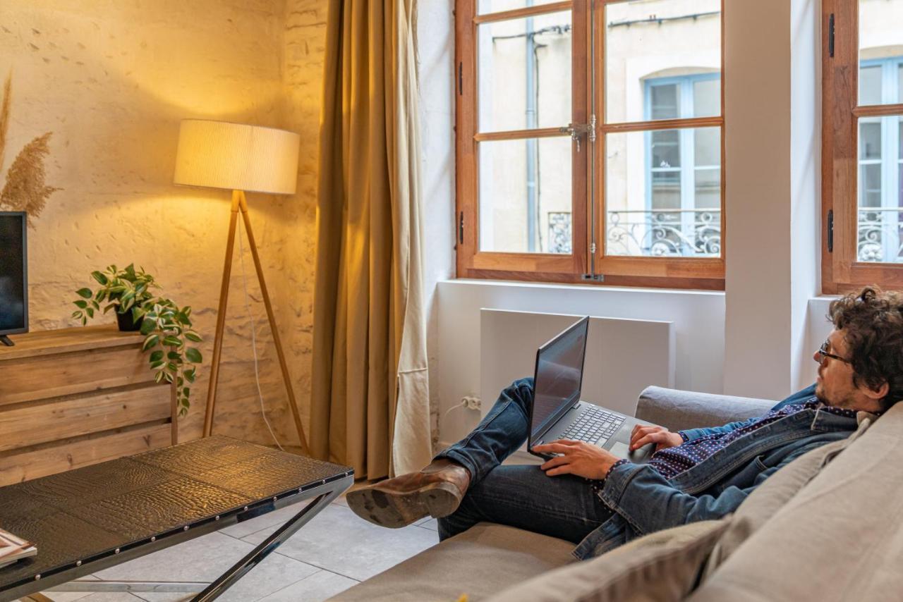 Une Nuit à Nîmes - Appartement au pied de la Maison Carrée Exterior foto